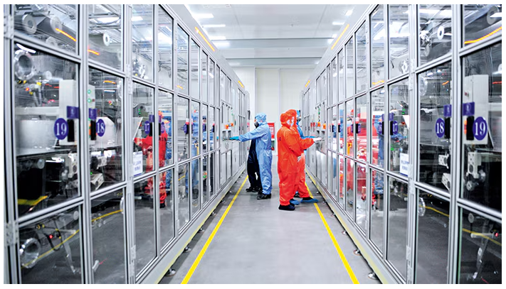 超级工厂的安全生产：关于电池生产要求与趋势的专家访谈