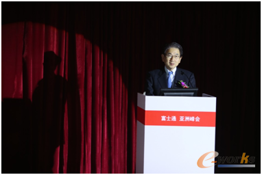富士通执行董事兼副会长肥塚雅博