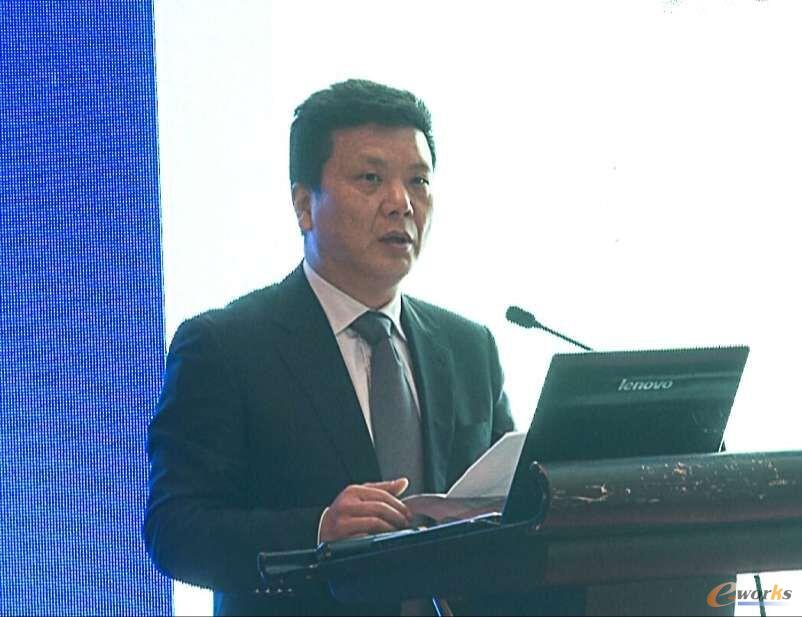 严学彬