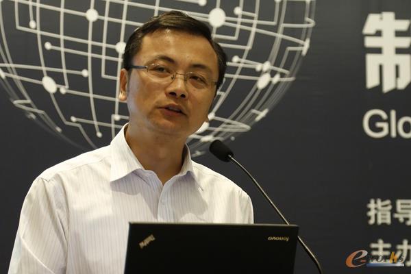 工信部规划司副司长 韦俊以“从互联网+到中国创造”为主题分享了演讲