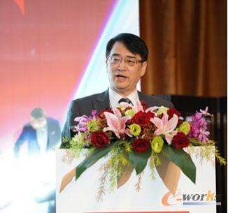 顶新集团便利餐饮事业群董事长室幕僚长/资讯长 张起华