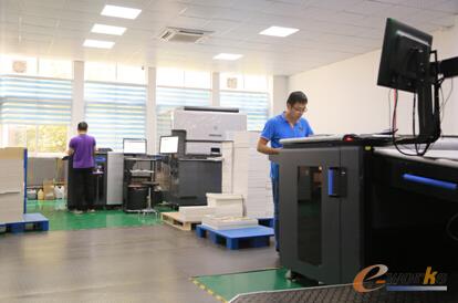 惠普Indigo数字印刷机在大琦的工作车间内高效运行