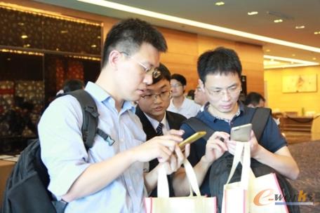 参会者现场交流