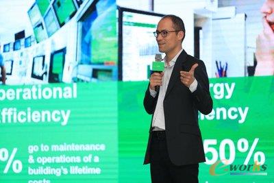 施耐德电气全球能效楼宇业务执行副总裁Laurent Bataille