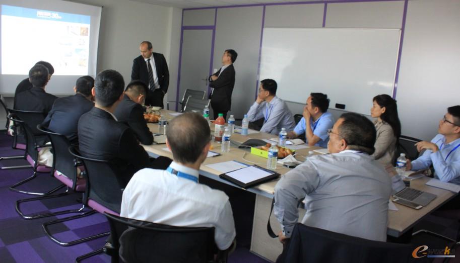 与考察团分享电气CAD行业的前沿技术和最佳实践