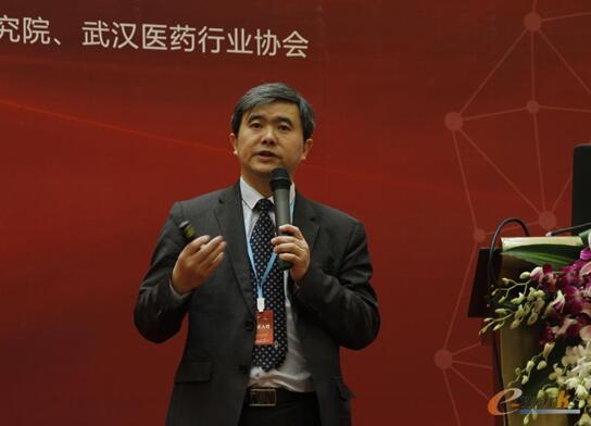 图：e-works总编、CEO黄培博士发表开幕致辞