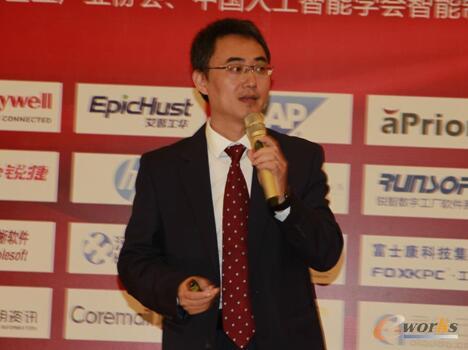 图：SAP大中华区渠道管理和工商企业部咨询顾问总监贾学杰发表主题演讲
