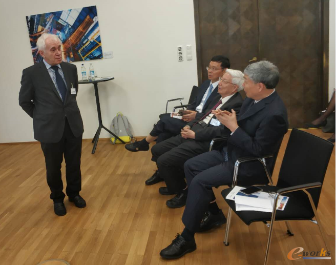 Reiner Anderl教授与李培根院士、柳百成院士、郭东明教授互动