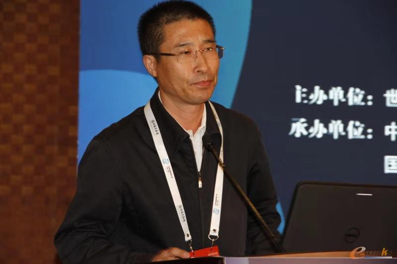 中国科协智能制造学会联合体主席团副主席，中国光学工程学会理事长，中国工程院院士、东南大学校长张广军
