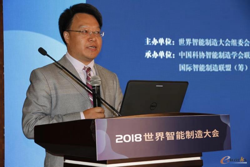 论坛主持人e-works数字化企业网总经理 胥军博士
