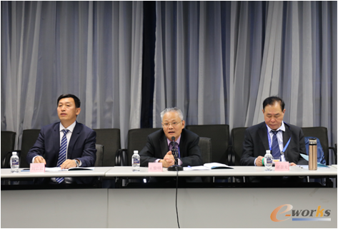 王黎明（中）、刘宗毅左一、屠景先右二