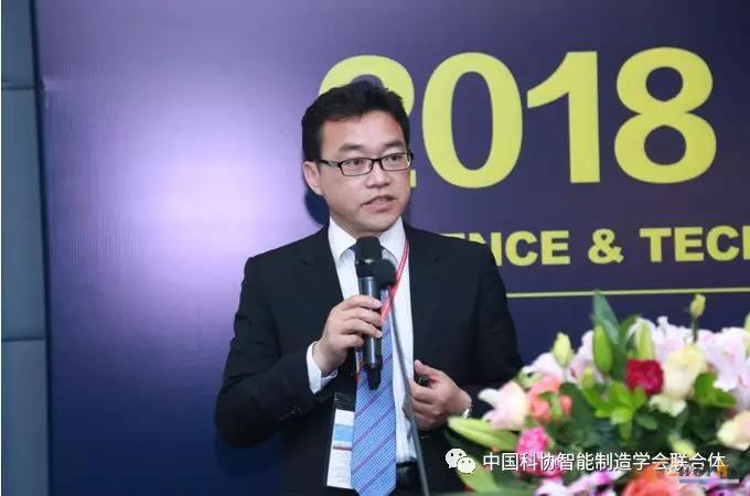 三菱电机自动化（中国）有限公司推进统括部部长竜正城做题为“e-F@ctory精益智能工厂解决方案”的报告