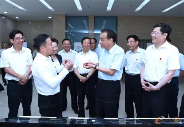 李克强到湖南衡阳市白沙洲工业园考察