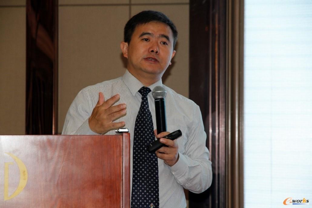 e-works总编黄培博士发表演讲