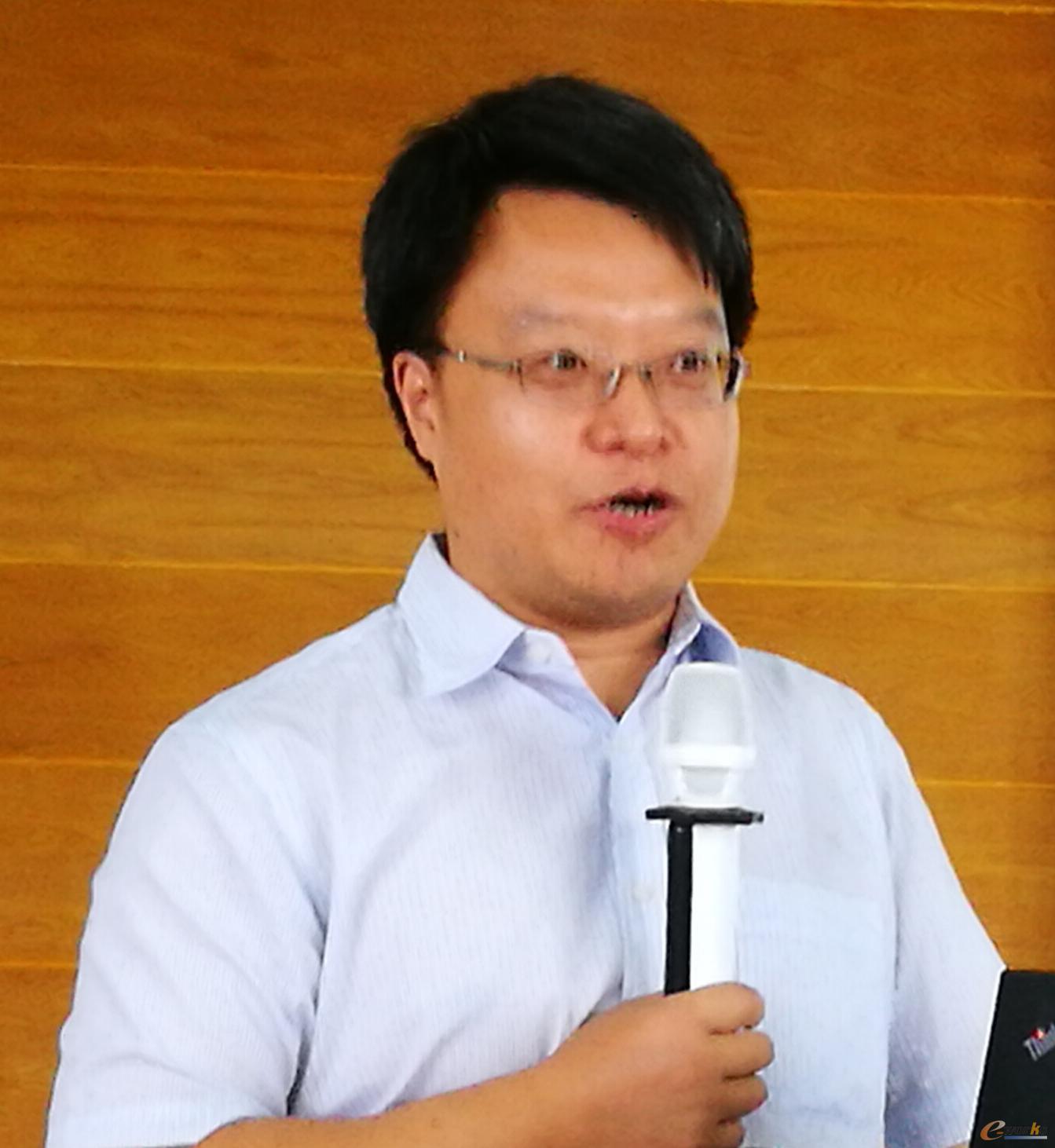 胥军博士在沙市五中作报告