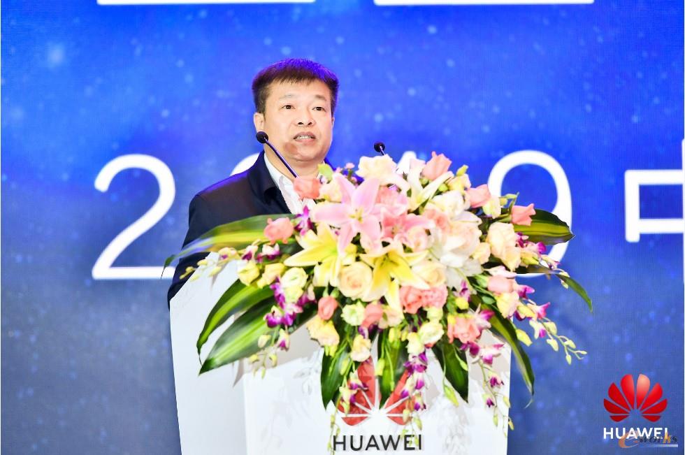 福建省工业和信息化厅副厅长陈建业