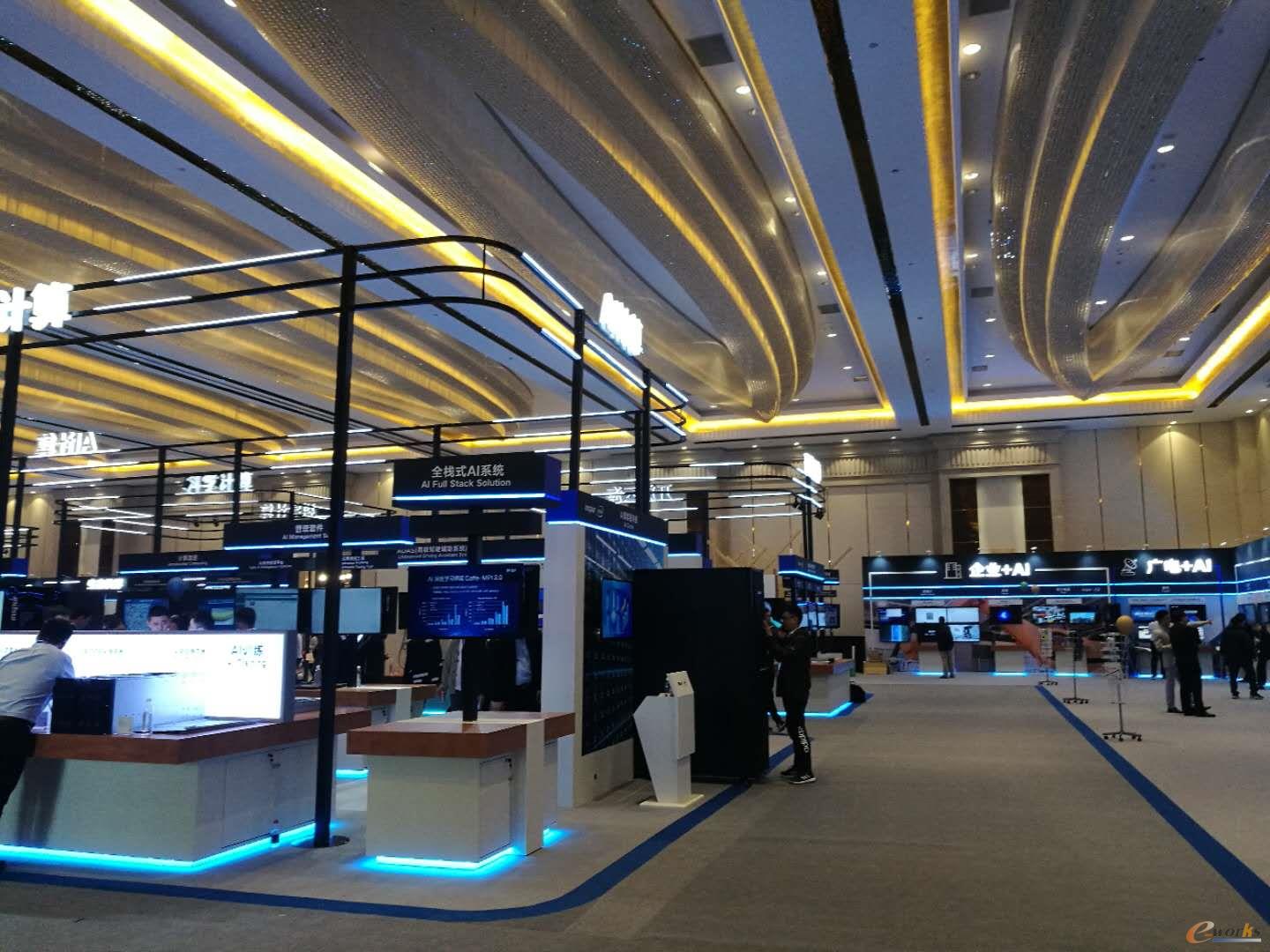 浪潮IPF大会展区