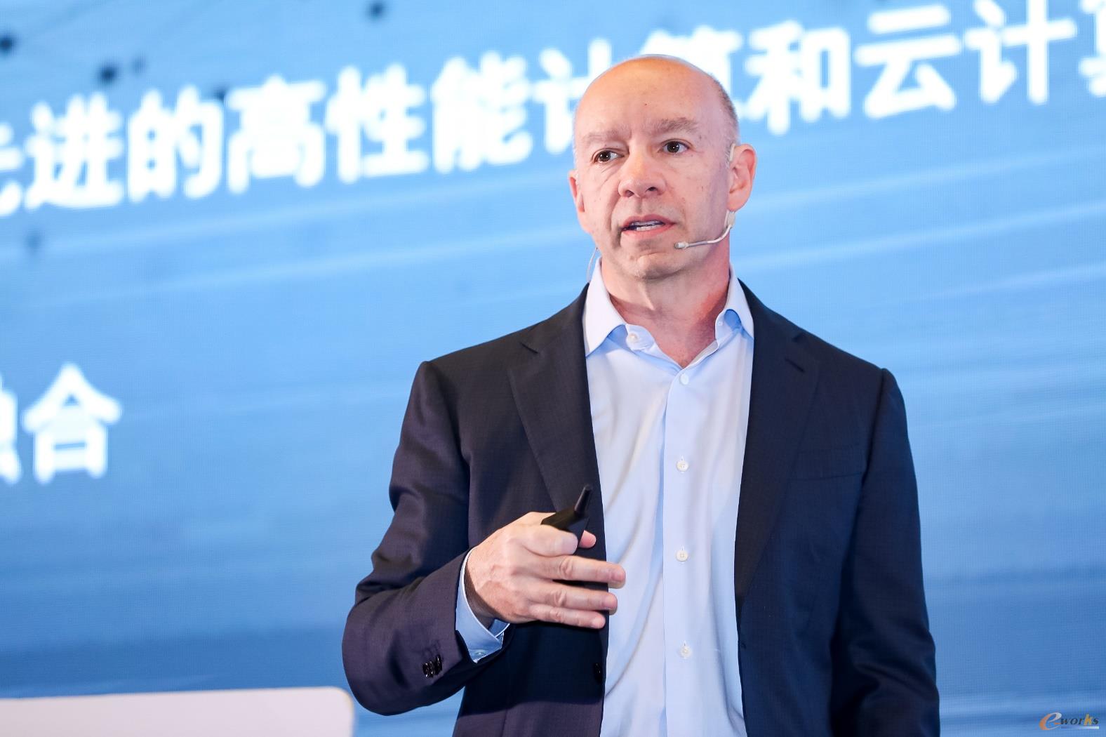 Altair创始人、主席兼CEO James R. Scapa先生发表主题演讲