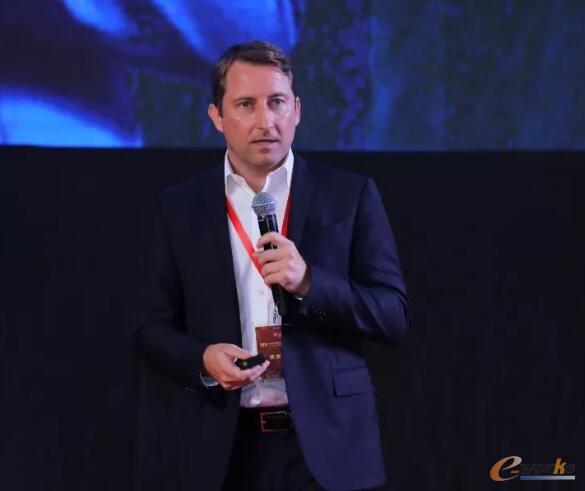 MSC产品副总裁Hugues Jeancolas先生发表“MSC Software仿真技术发展战略及愿景规划”主题演讲