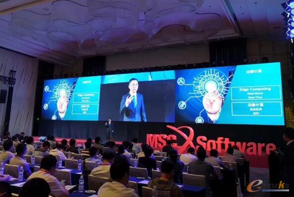 海克斯康智能制造副总裁兼MSC Software大中华区总经理韩建新先生发表“重塑以质量为核心的的智能制造”主题演讲