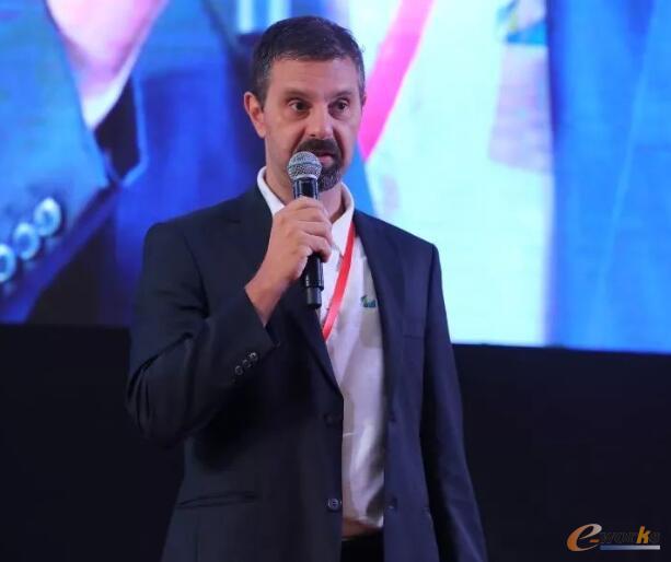 MSC自动驾驶产品战略师Luca Castignani先生发表“从高级驾驶辅助系统（ADAS）到自动驾驶：自主出行的现在和未来”主题演讲