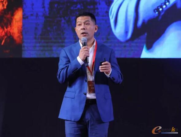 戴尔科技集团-大中华区工作站及瘦客户机产品业务总经理梁青松先生发表“戴尔科技集团推动数字化转型-支持制造业升级”主题演讲