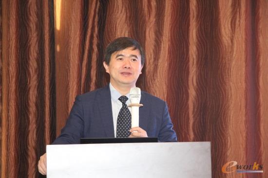 e-works总编黄培博士