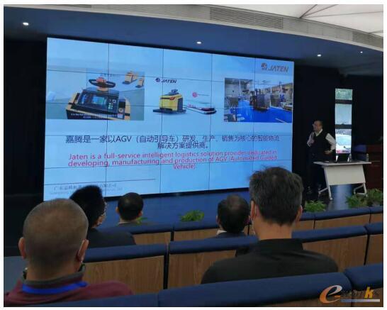 考察团在嘉腾机器人交流学习