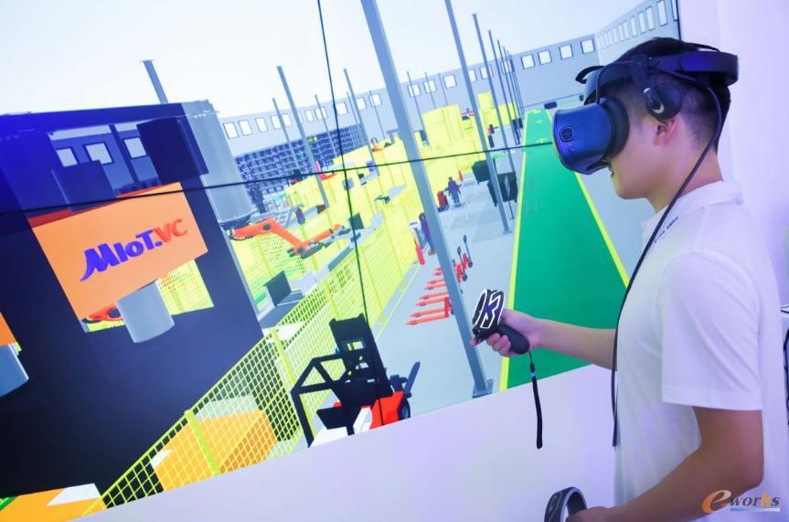 通过VR眼镜体验美云智数MIoT.VC工业仿真