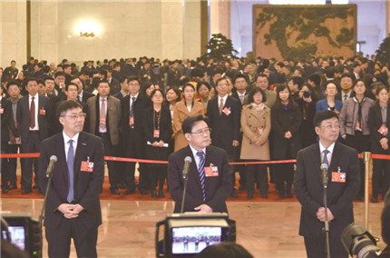两会：助推制造业升级 工业互联网是倍增器