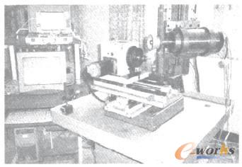 四轴嵌入式数控工具磨床原型机