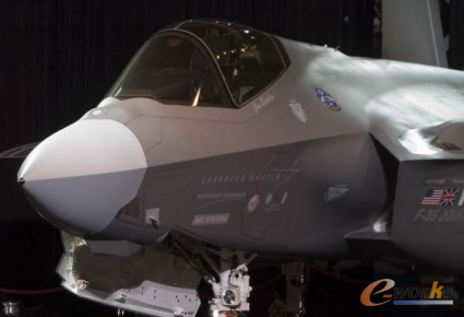 基于FEKO软件的飞机气泡式座舱盖散射CAE分