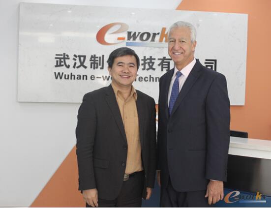 图/黄培博士和Dominic Gallello先生合影