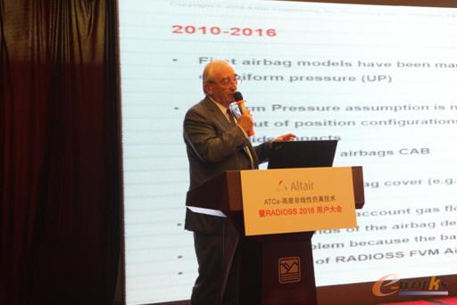 RADIOSS创始人之一Francis ARNAUDEAU先生发表演讲
