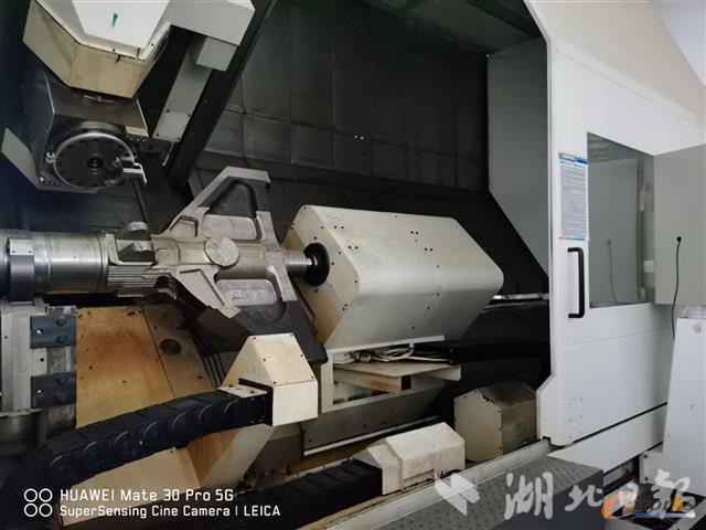 装备华中数控系统的大型机床，被用于加工飞机起落架