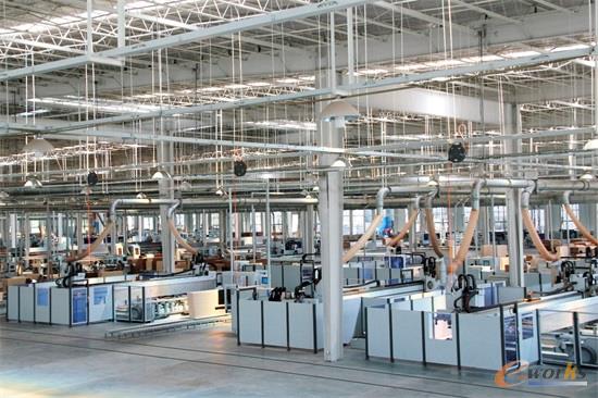 明珠家具生产车间