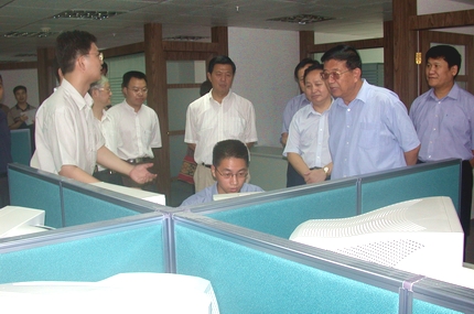 中纪委常委祁培文,湖北省委副书记,武汉市委书记罗清泉,市长李宪生