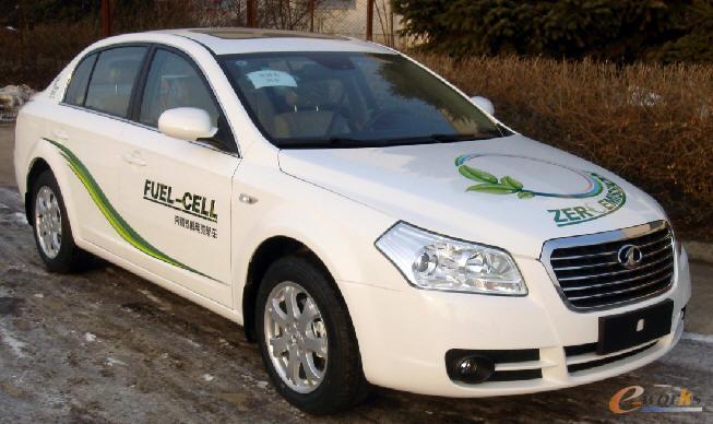 奔腾燃料电池轿车侧视图