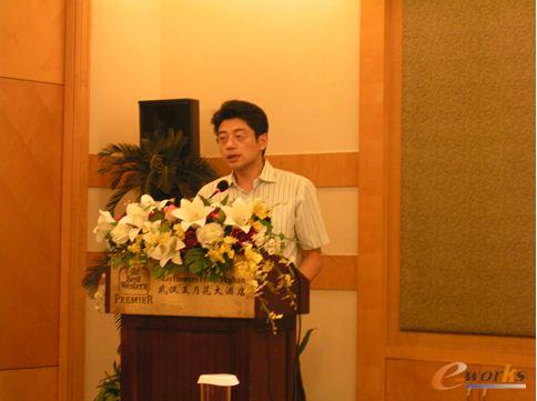 华中区经理 杨进发表演讲