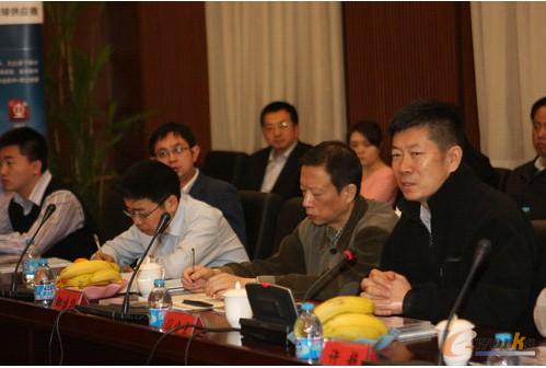     阎晓宏副局长代表国家版权局做重要讲话和工作指示