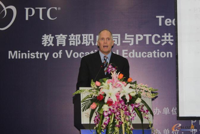 PTC全球教育部门高级副总裁及罗马尼亚地区总经理John Stuart