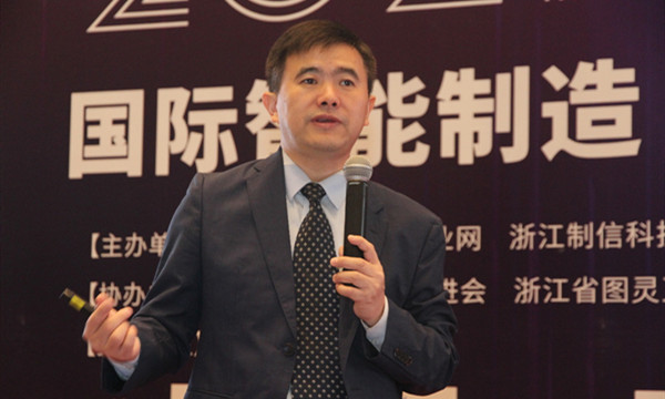 黄培e-works CEO