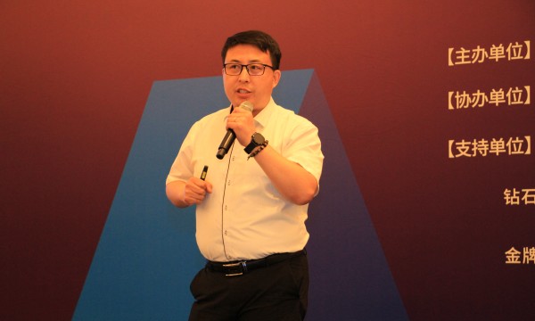 巩建港