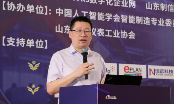 李伟