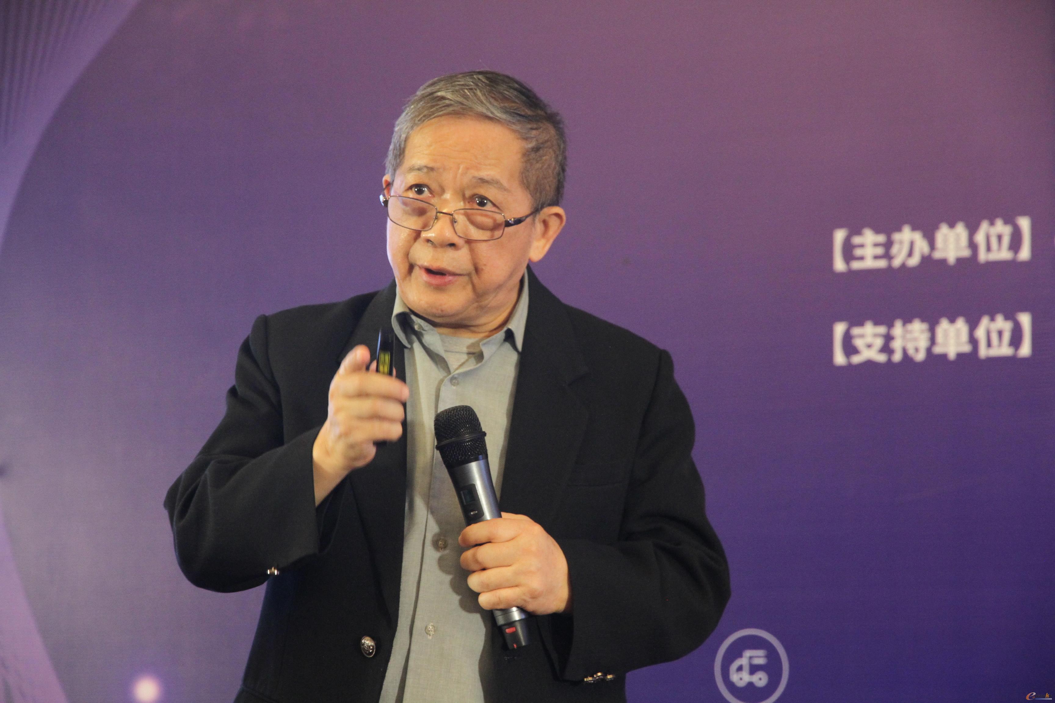 中国数字化学会特聘终身顾问、罗戈研究院副院长、湖南大学信息工程学院教授唐隆基
