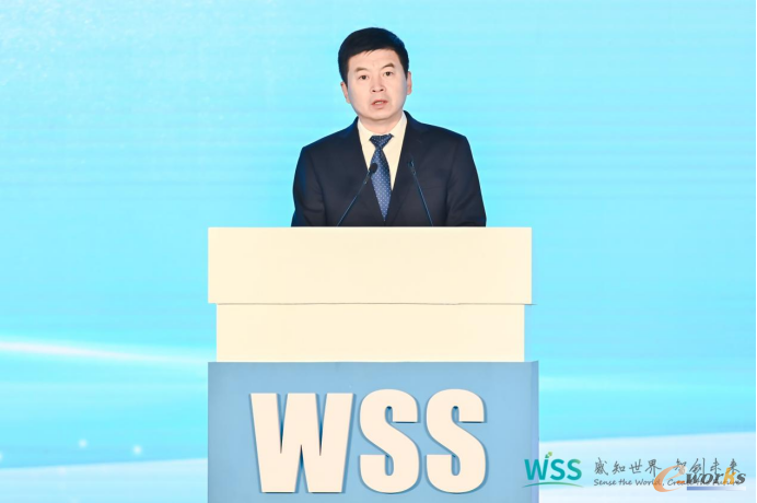 河南省委常委、副省长费东斌