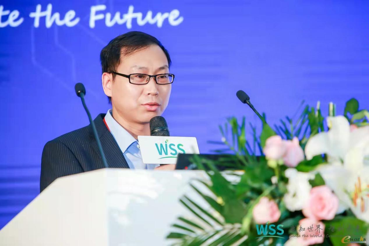 中国工程院院士、中国科学院上海技术物理研究所研究员方家熊团队研究员刘大福