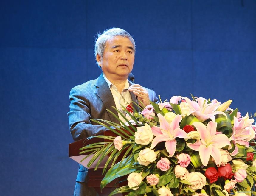 谭建荣发表主题演讲