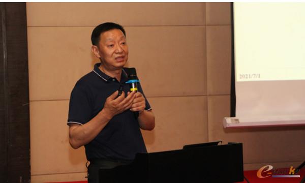 华中科技大学教授胡友民