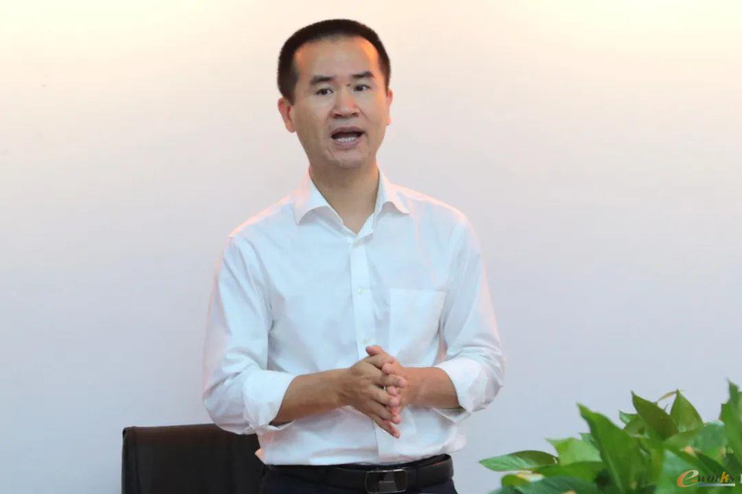 杨伟奇 深圳市物联网产业协会执行会长